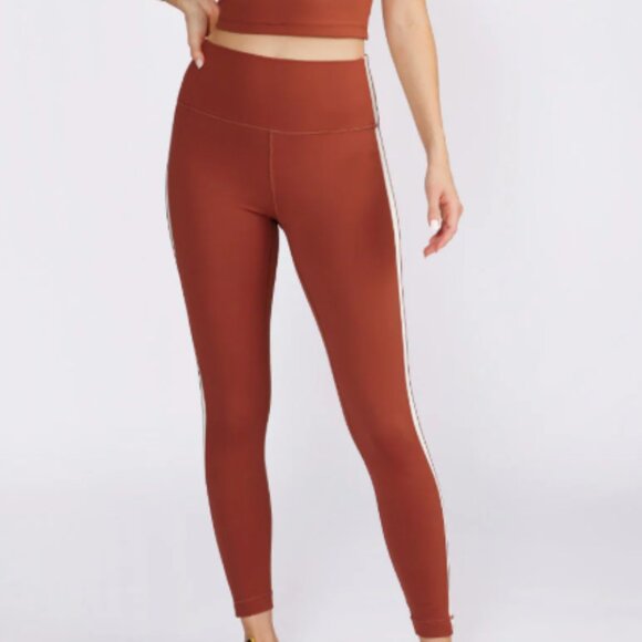 NEW Cream Yoga  Hana 7/8 Side Strip Legging in Rust - Picture 1 of 3